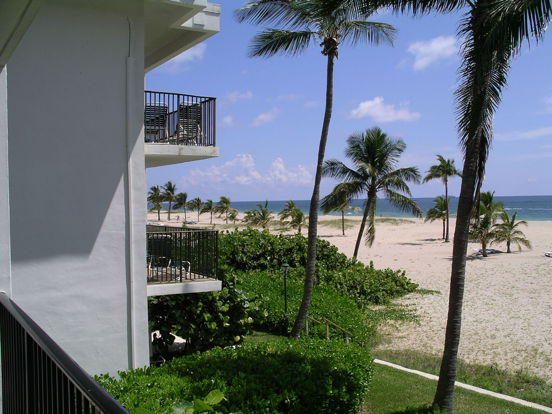 Fort Lauderdale luxury resort Lago Mar TheLuxuryVacationGuide